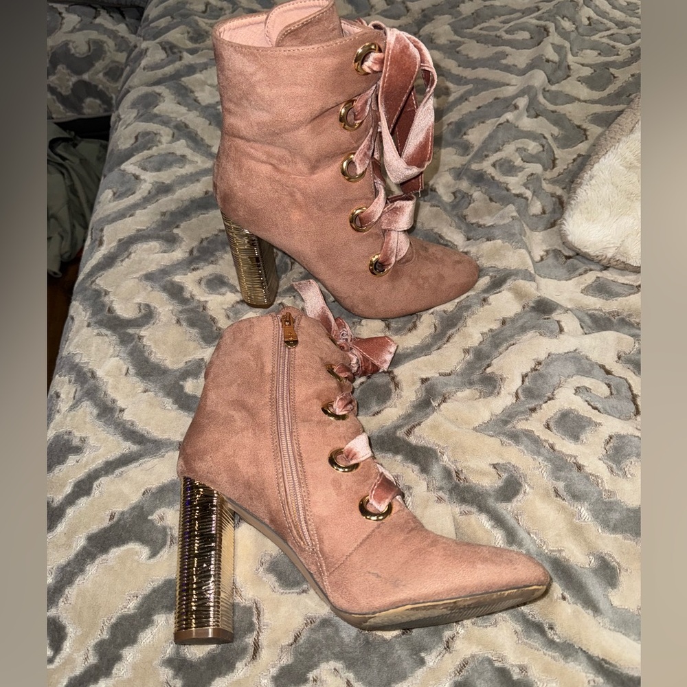 X2B heeled boots, blush pink, super cute size 7